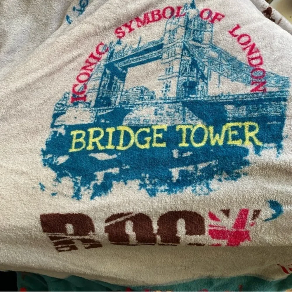 London Inspired Cozy Fleece Leg Warmer Blanket